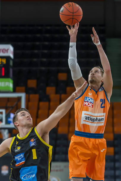 还要更注重 还要更注重