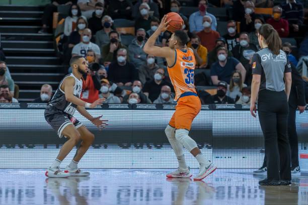 迈向季后赛 迈向季后赛